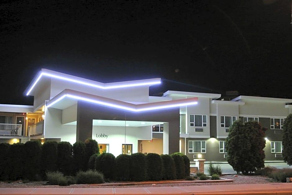 Econo Lodge Inn & Suites Kelowna Exteriör bild