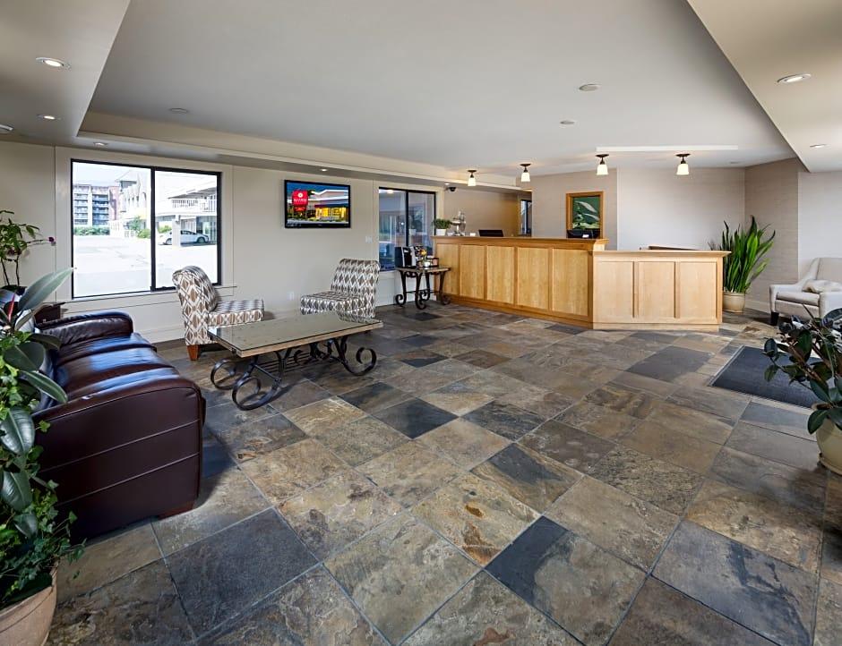 Econo Lodge Inn & Suites Kelowna Exteriör bild