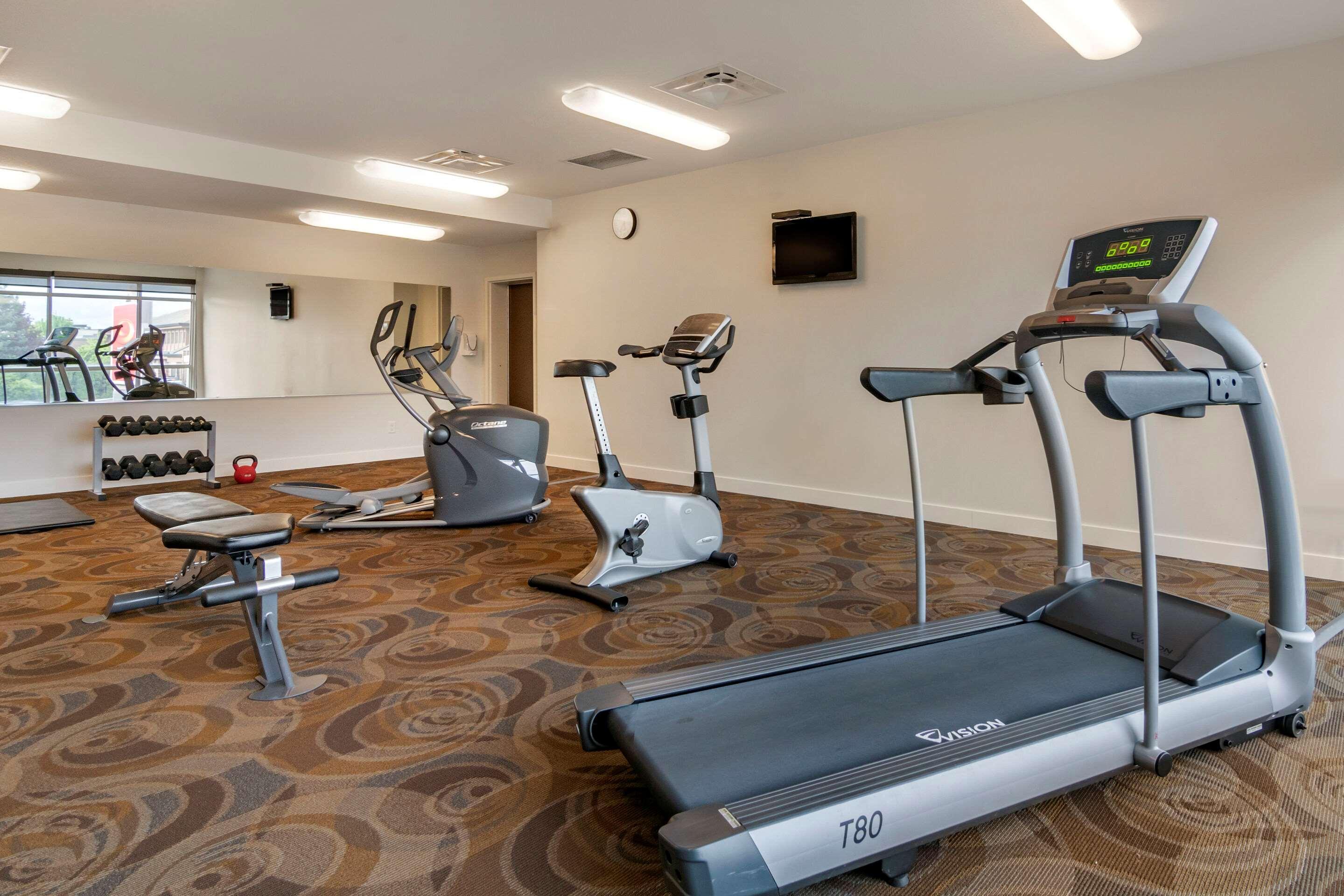 Econo Lodge Inn & Suites Kelowna Exteriör bild
